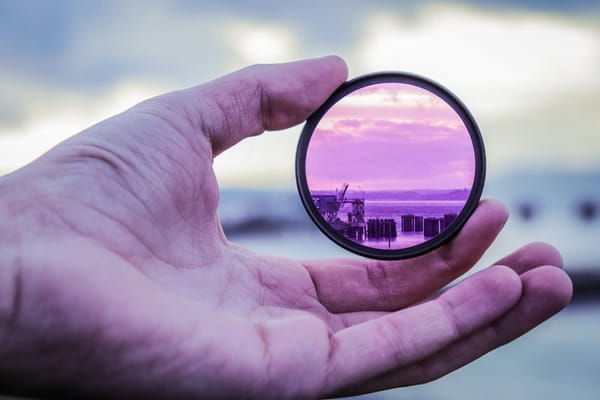 Understanding @FocusState, @FocusedValue and @FocusedObject